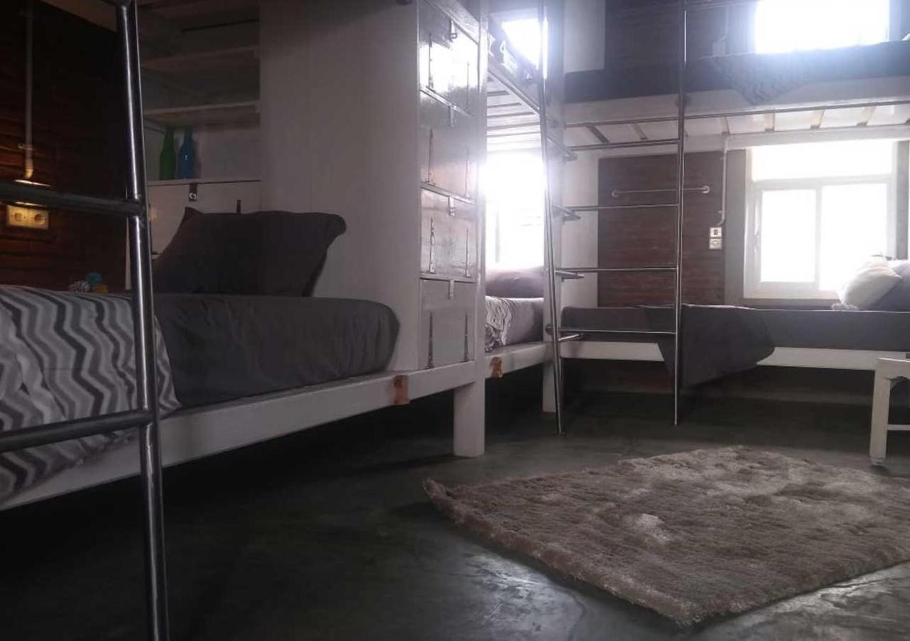 Shelter Hostel Malang Exterior photo